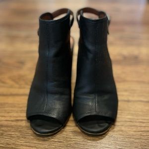 Lucky Brand black leather wedge open toe shoe